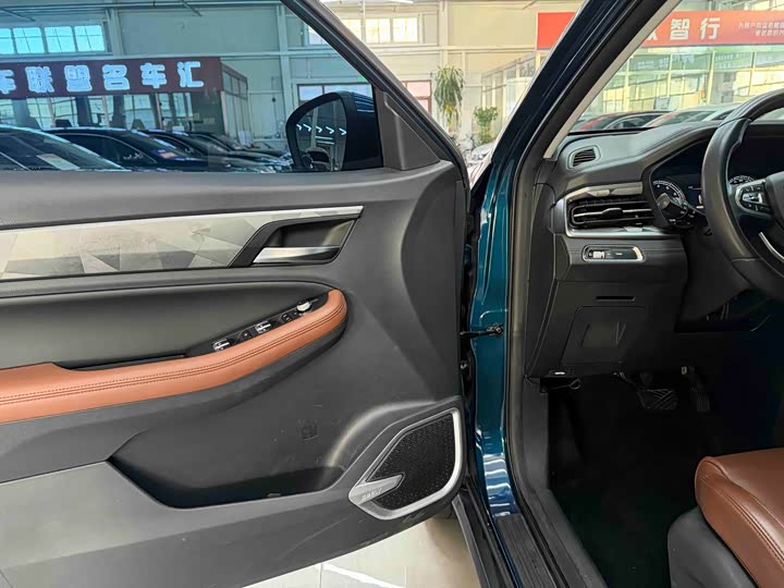 Фото 9 - Geely Vision X6