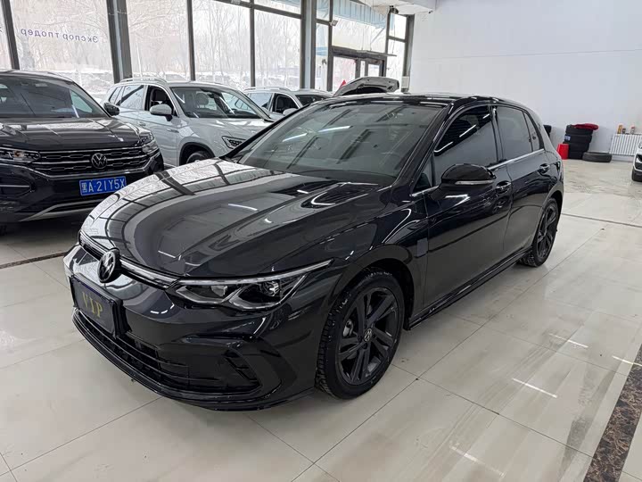 Фото 1 - Volkswagen Golf