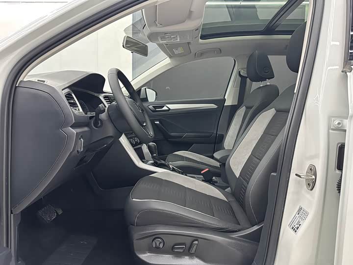 Фото 4 - Volkswagen T-Roc