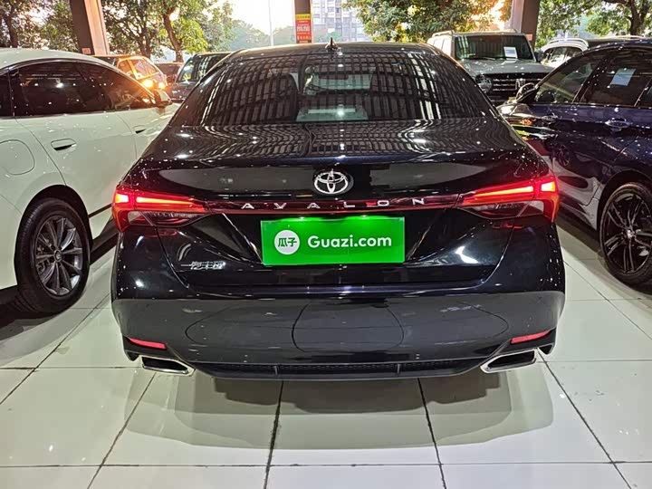 Фото 6 - Toyota Avalon