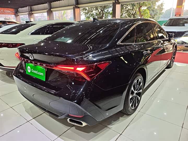 Фото 7 - Toyota Avalon