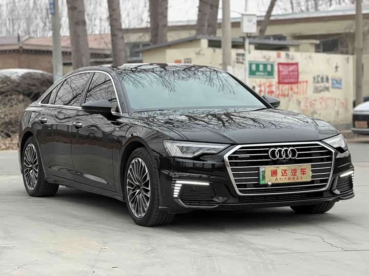 Фото 3 - Audi A6L Hybrid