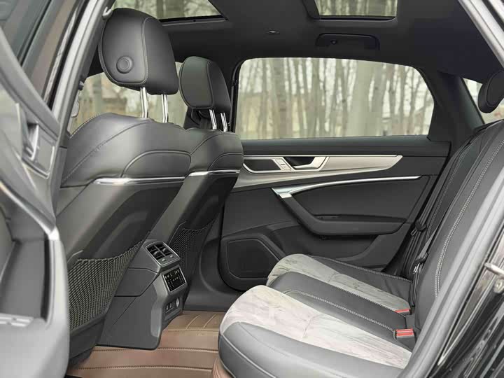 Фото 5 - Audi A6L Hybrid