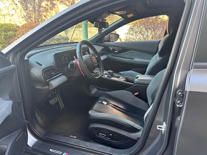 Фото 4 - GAC Trumpchi Empow R