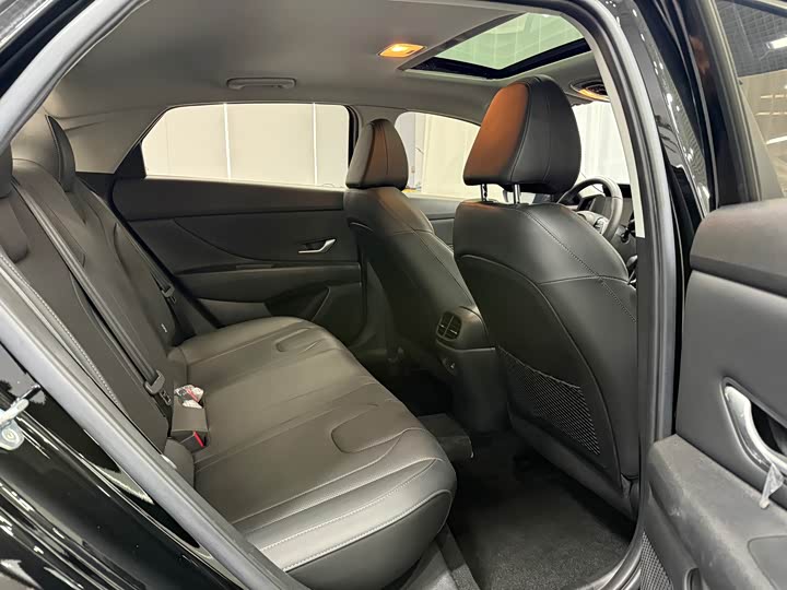 Фото 8 - Hyundai Elantra N line