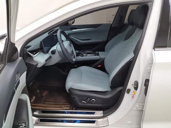 Фото 9 - Changan Raeton Plus