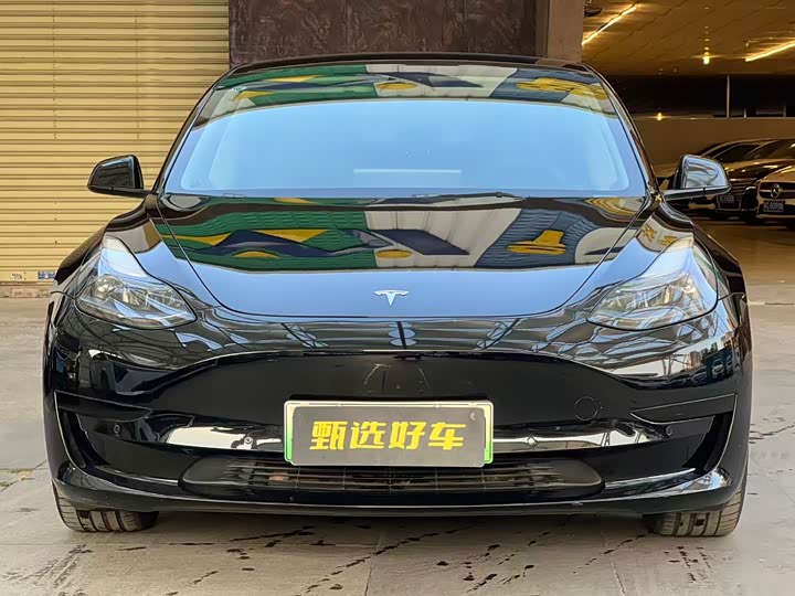 Фото 2 - Tesla Model 3