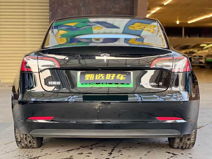 Фото 9 - Tesla Model 3