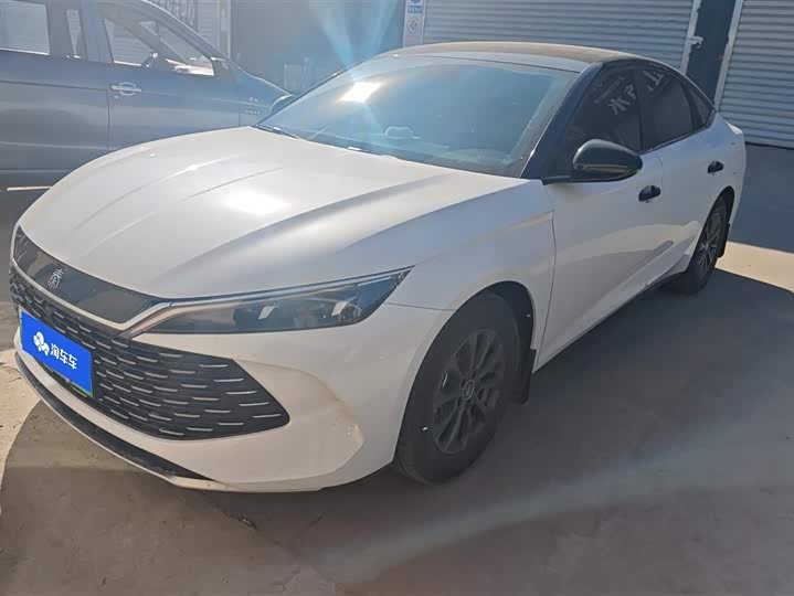 Фото 1 - BYD Qin L