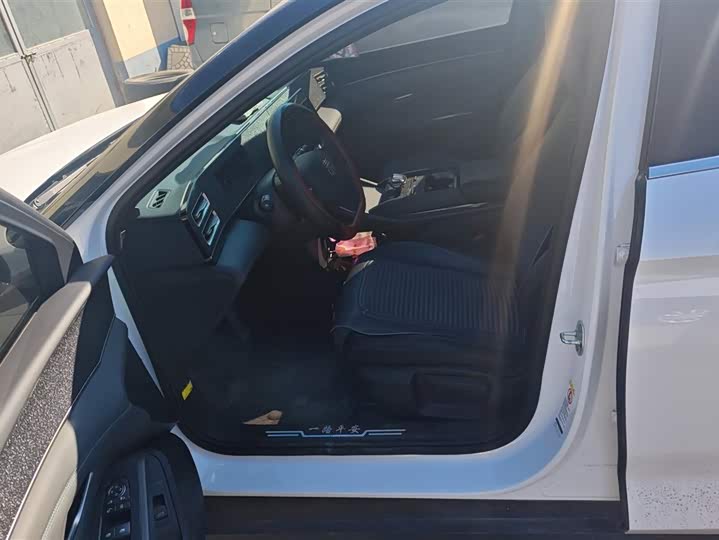 Фото 9 - BYD Qin L