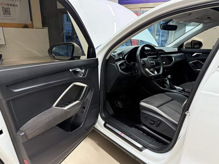 Фото 8 - Audi Q3