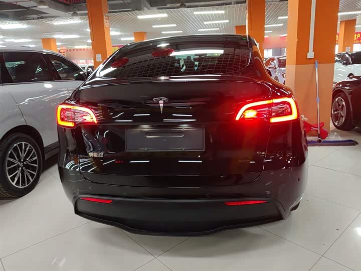 Фото 6 - Tesla Model Y