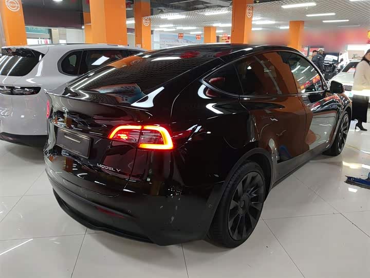 Фото 7 - Tesla Model Y