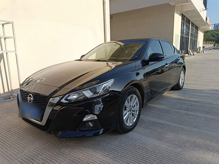 Фото 1 - Nissan Teana