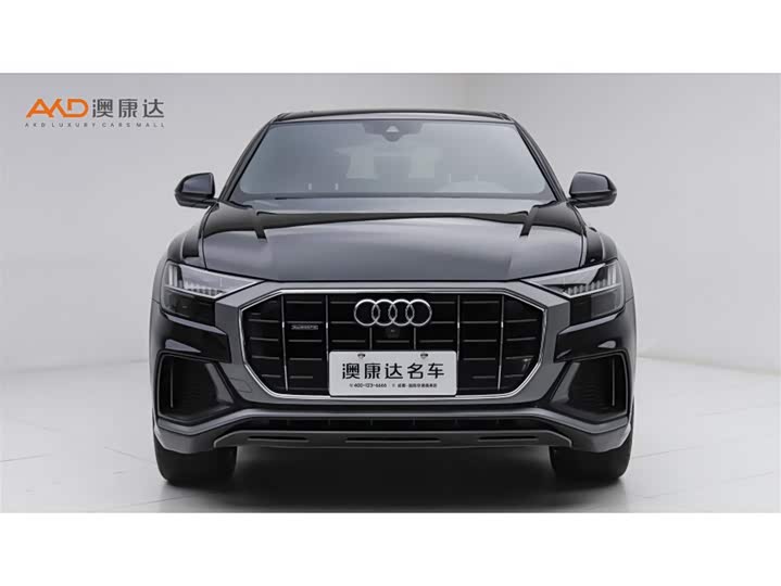 Фото 2 - Audi Q8