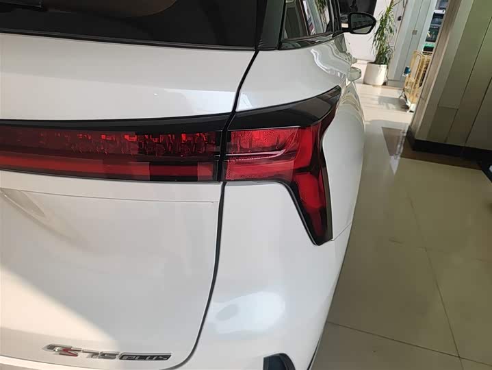 Фото 7 - Changan CS75 Plus