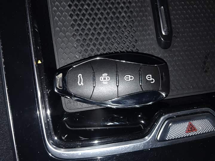 Фото 9 - Hongqi HS5