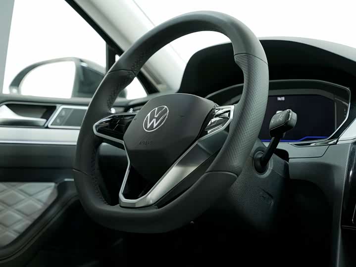 Фото 8 - Volkswagen Magotan