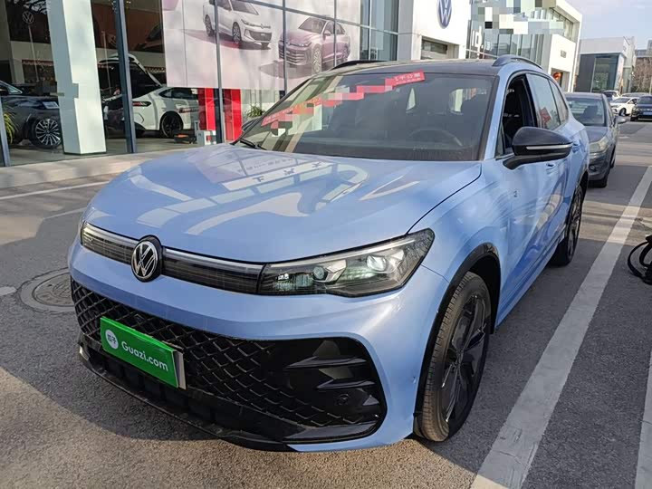 Фото 2 - Volkswagen Tiguan L Pro