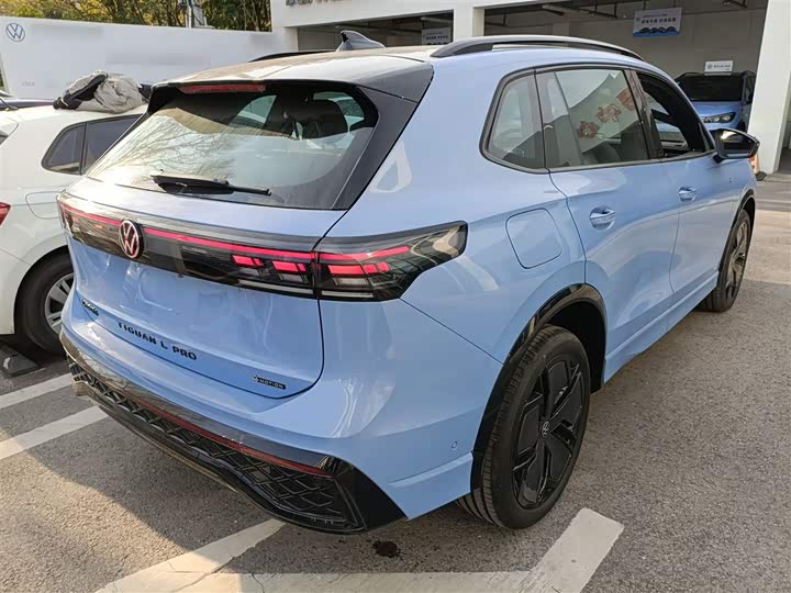 Фото 7 - Volkswagen Tiguan L Pro