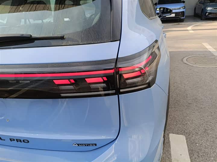 Фото 8 - Volkswagen Tiguan L Pro