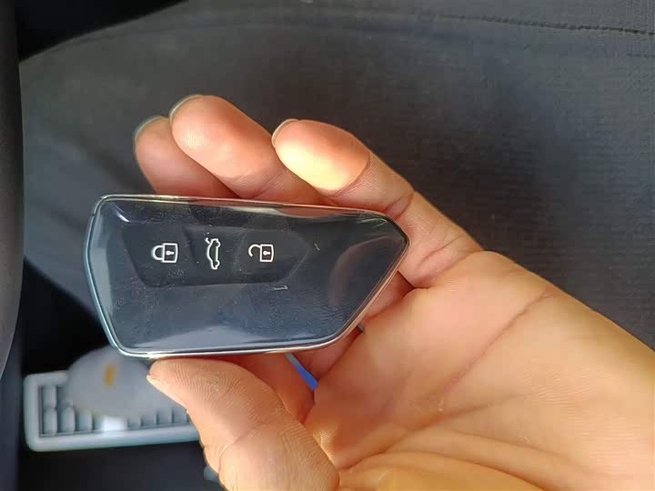 Фото 9 - Volkswagen Tiguan L Pro