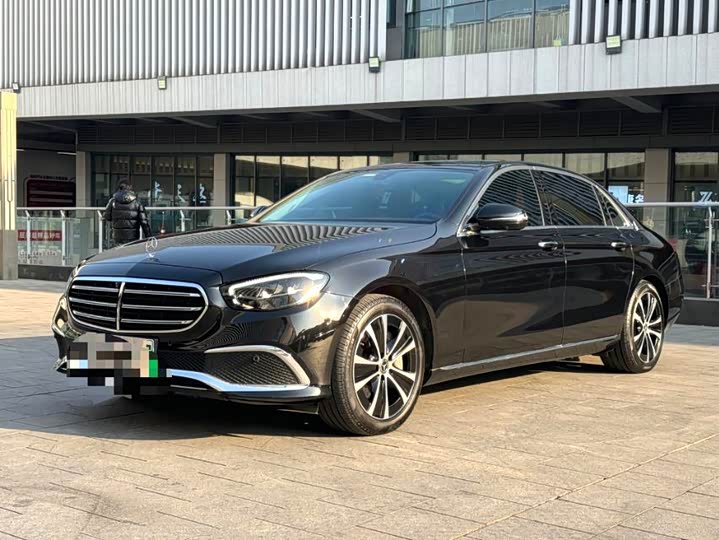 Фото 1 - Mercedes-Benz E-Class Hybrid