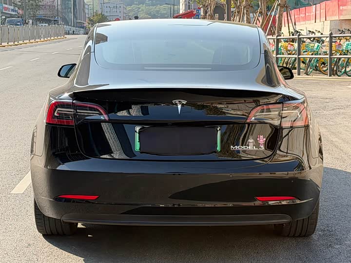Фото 5 - Tesla Model 3