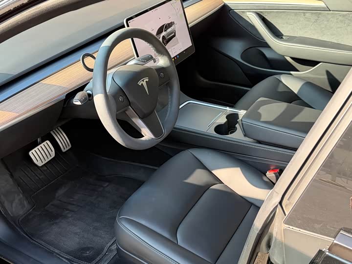 Фото 7 - Tesla Model 3