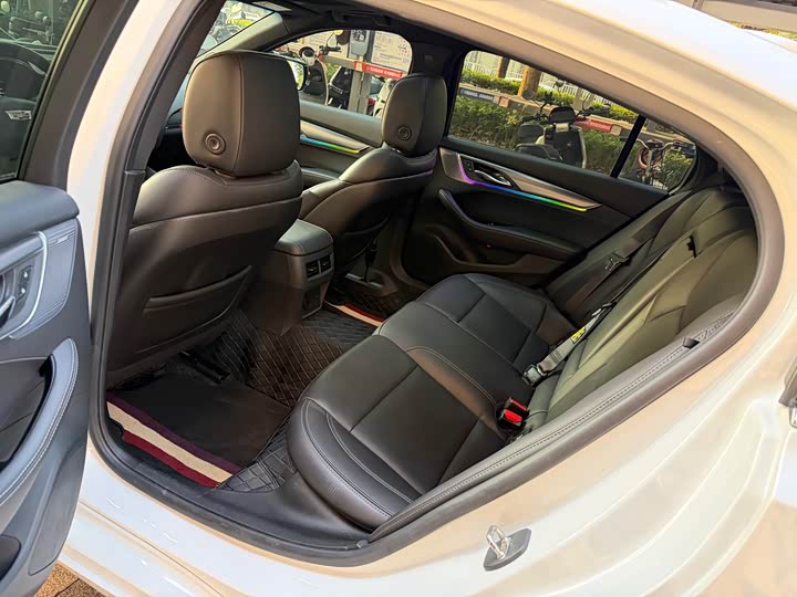 Фото 8 - Cadillac CT5