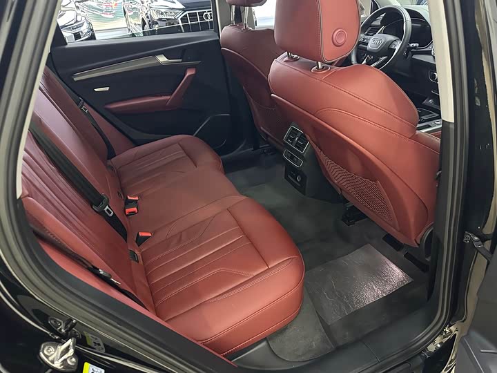 Фото 8 - Audi Q5L