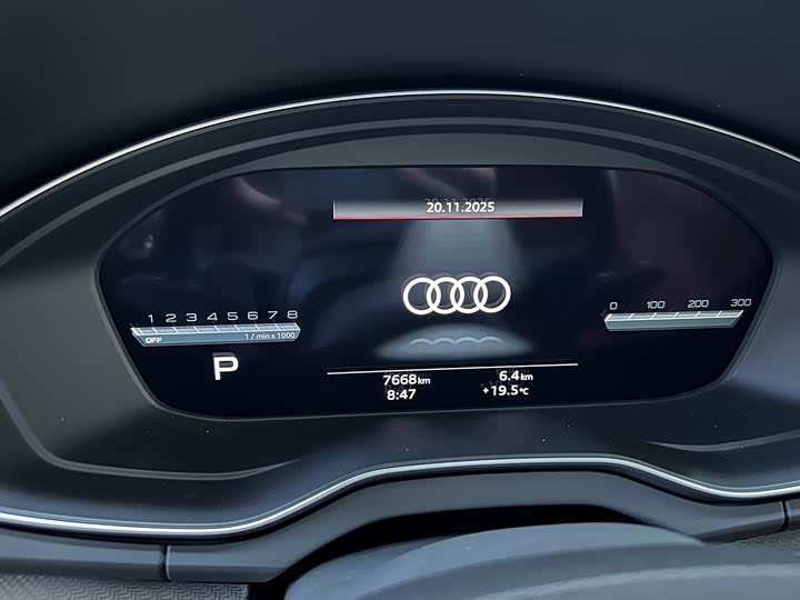 Фото 9 - Audi Q5L