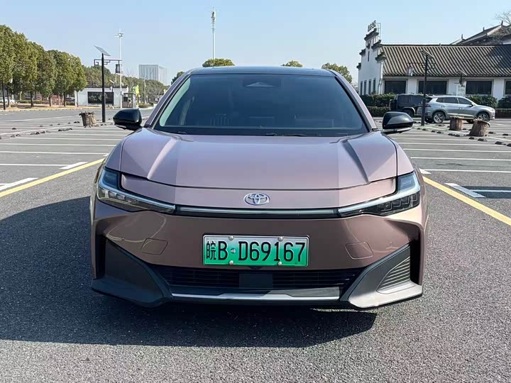 Фото 2 - Toyota bZ3