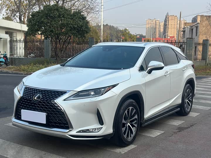 Фото 1 - Lexus RX