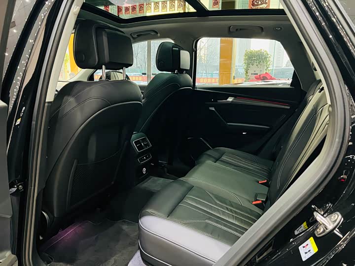 Фото 6 - Audi Q5L