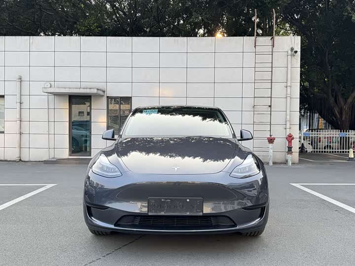 Фото 3 - Tesla Model Y