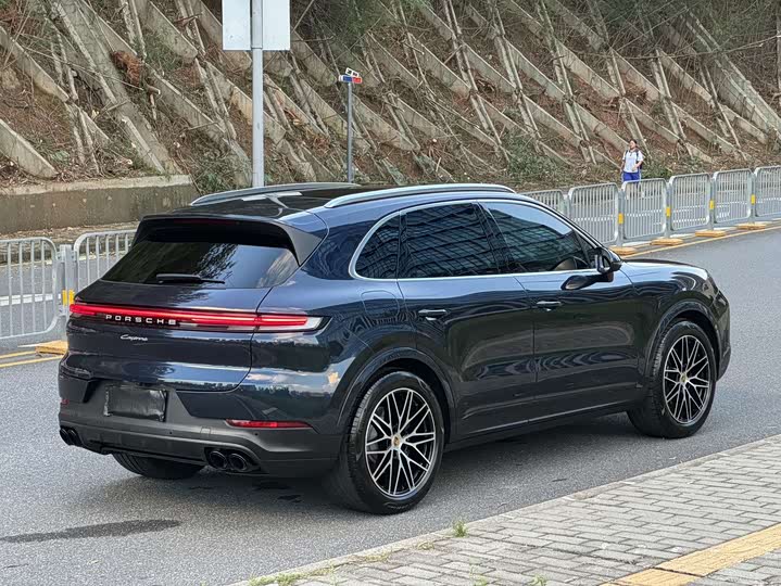 Фото 4 - Porsche Cayenne