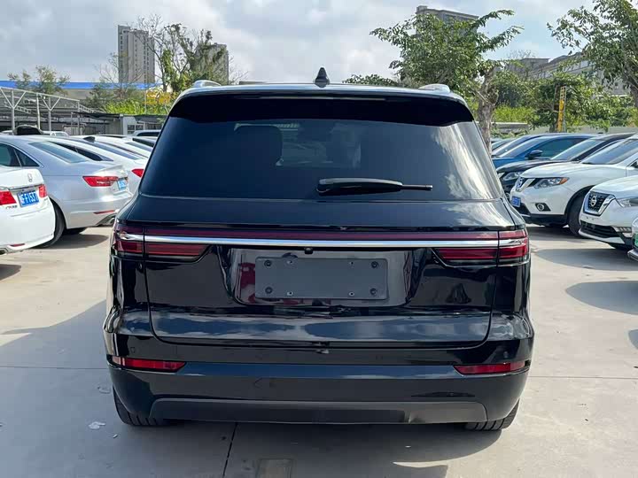 Фото 8 - LiXiang One