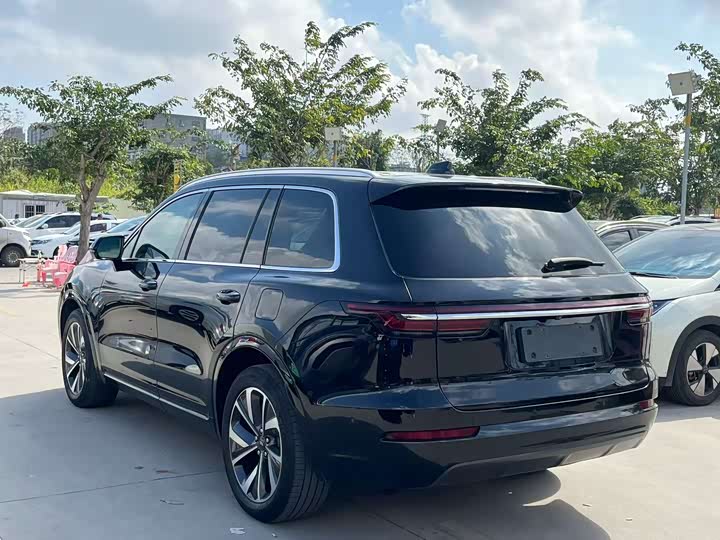 Фото 9 - LiXiang One