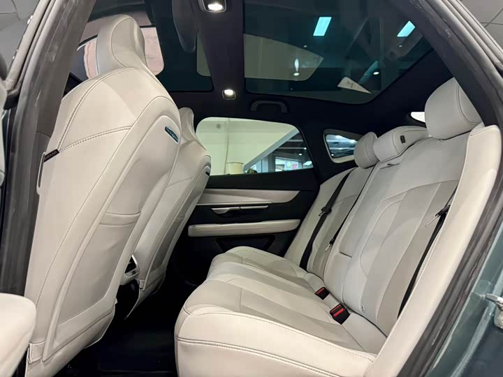 Фото 6 - XPeng P7