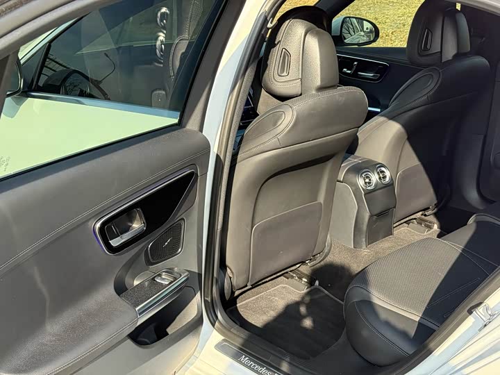 Фото 9 - Mercedes-Benz C-Class