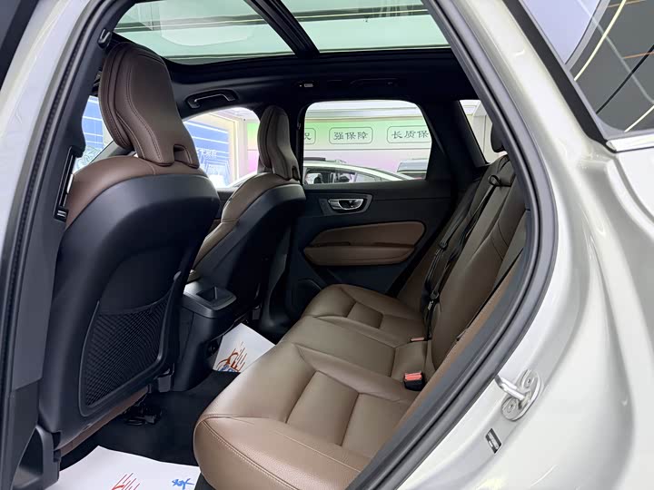 Фото 7 - Volvo XC60