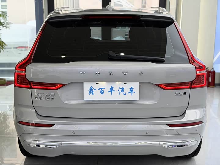 Фото 9 - Volvo XC60