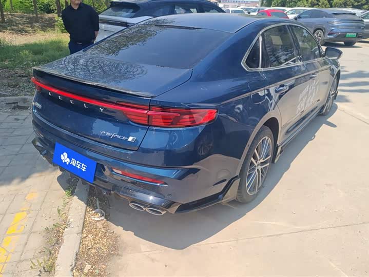 Фото 3 - Geely Preface