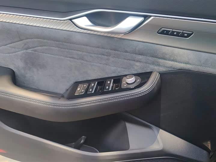 Фото 6 - Geely Preface