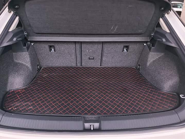 Фото 4 - Volkswagen T-Roc