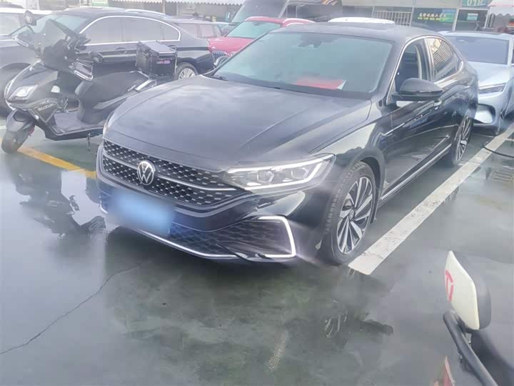 Фото 1 - Volkswagen Passat