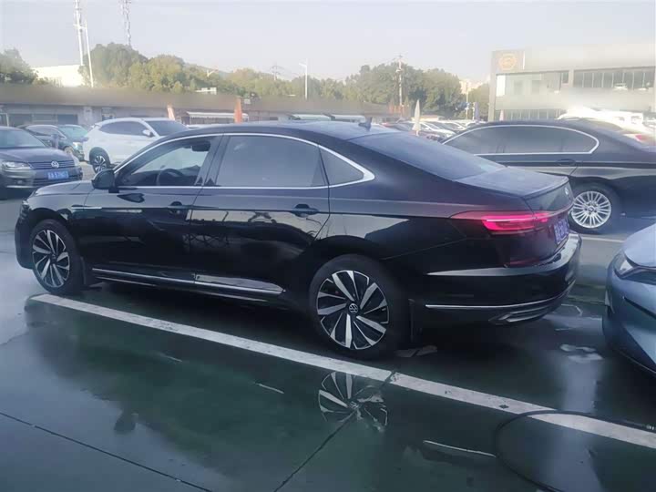 Фото 5 - Volkswagen Passat