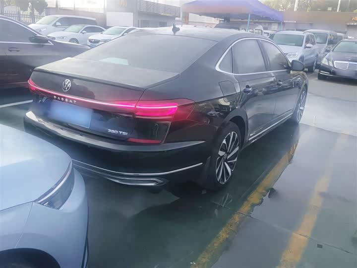 Фото 7 - Volkswagen Passat