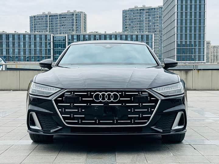 Фото 2 - Audi A7L